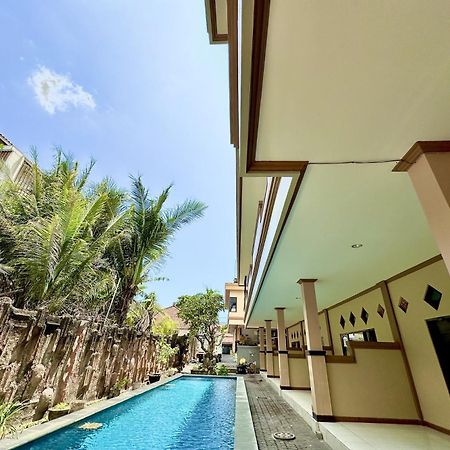 Taxa Raya Guest House Legian  Ngoại thất bức ảnh