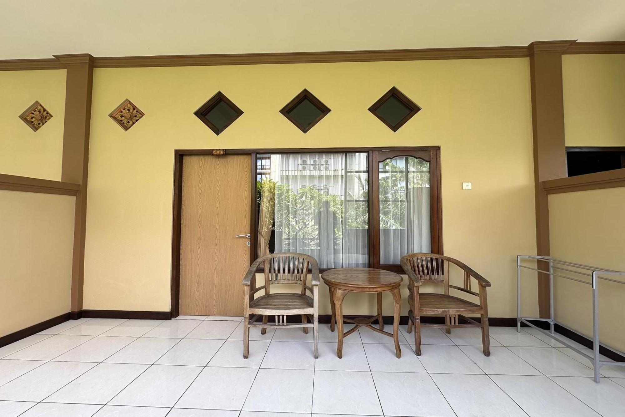 Taxa Raya Guest House Legian  Ngoại thất bức ảnh