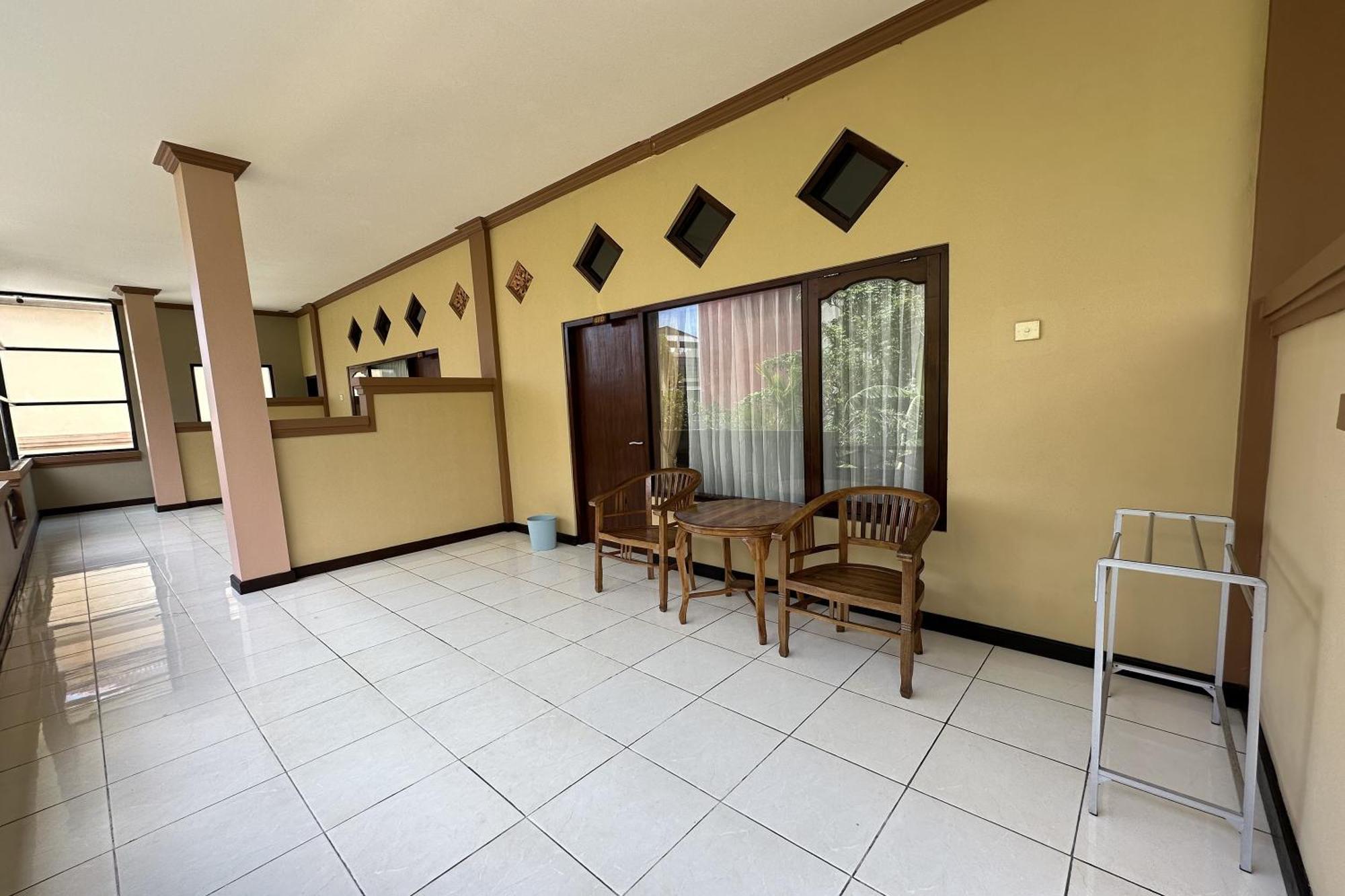 Taxa Raya Guest House Legian  Ngoại thất bức ảnh